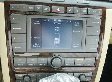 VW Phaeton 2005 7.jpg
